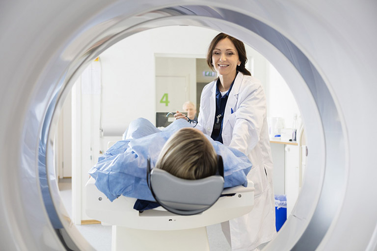 Chụp cộng hưởng từ MRI để chẩn đoán thoát vị đĩa đệm