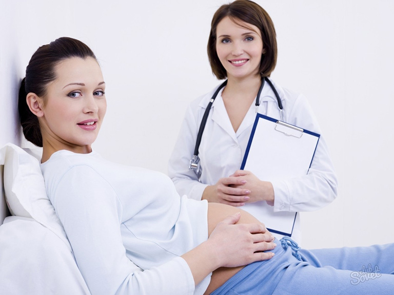 Khám thai định kỳ là một trong những việc nên làm khi mang thai