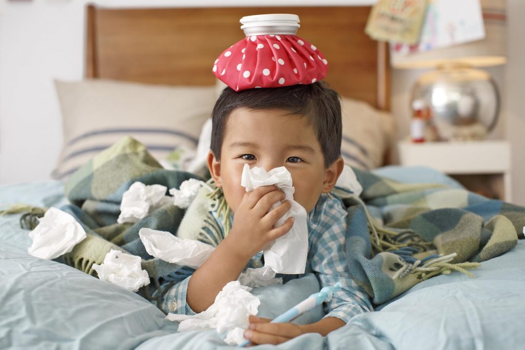 Trẻ bị cảm lạnh cúm: Cha mẹ cần phải làm gì? Trẻ bị cảm lạnh cúm: Cha mẹ cần phải làm gì?
