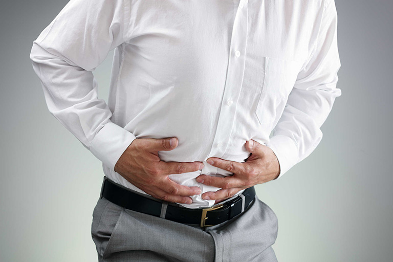 Đau bụng là triệu chứng viêm đại tràng cấp