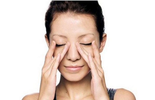 Massage xoang giúp làm giảm tình trạng nghẹt mũi, sổ mũi