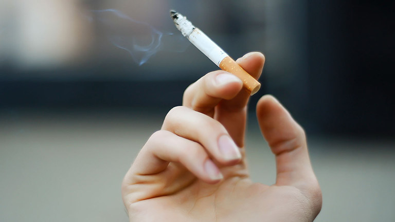 Khói thuốc lá ảnh hưởng đến người bệnh hen suyễn