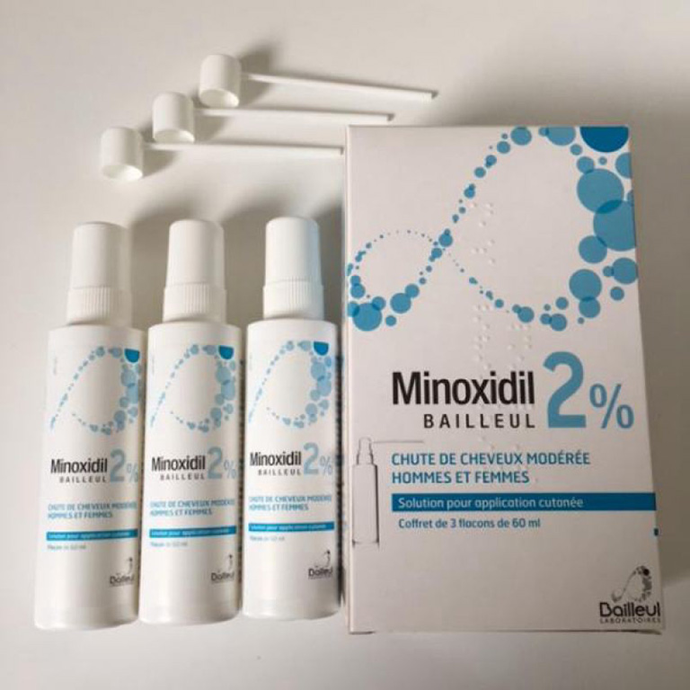 Thuốc Minoxidil chữa rụng tóc ở nữ giới
