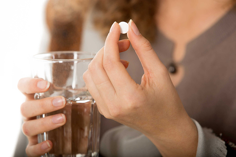 Sử dụng thuốc Oxethazaine không đúng cách có thể gặp phải nhiều tác dụng phụ 