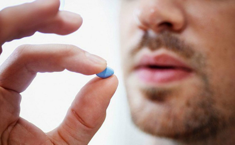 Phương pháp phổ biến để điều trị viêm đường tiết niệu ở nam giới là uống thuốc kháng sinh.