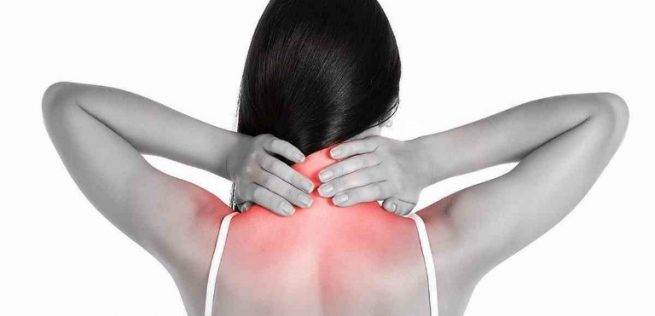 Có nhiều nguyên nhân dẫn đến đau vai gáy sau khi ngủ dậy.