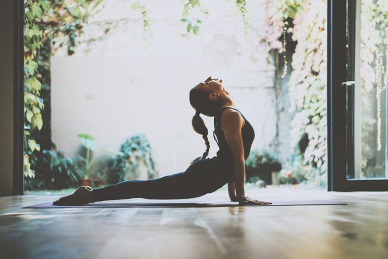 yoga chữa đau khớp gối