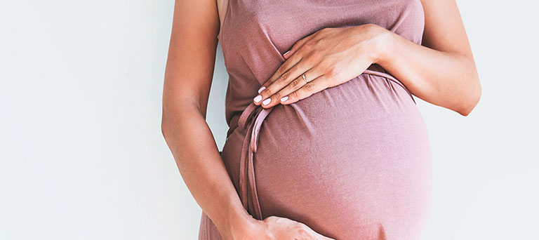 thận trọng khi dùng thuốc isotretinoin cho phụ nữ mang thai