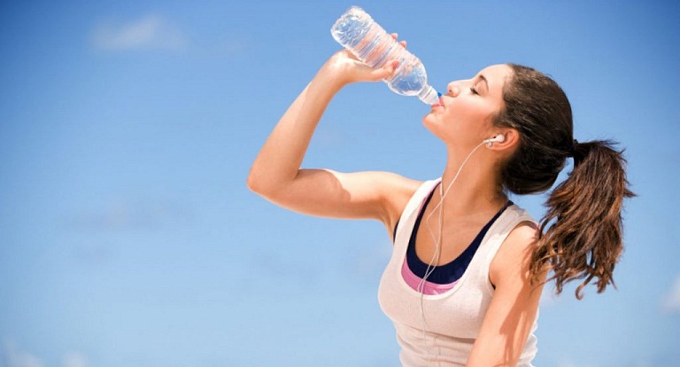 Uống nước nóng mang lại nhiều lợi ích không ngờ cho sức khỏe