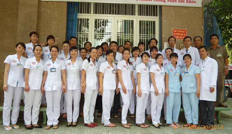 Đội ngũ bác sĩ tại Trung tâm y khoa Phú Lâm