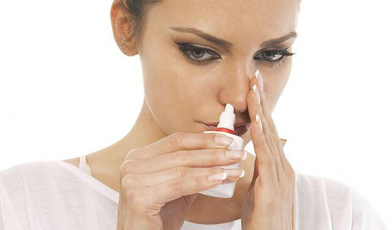thuốc xịt mũi beclomethasone