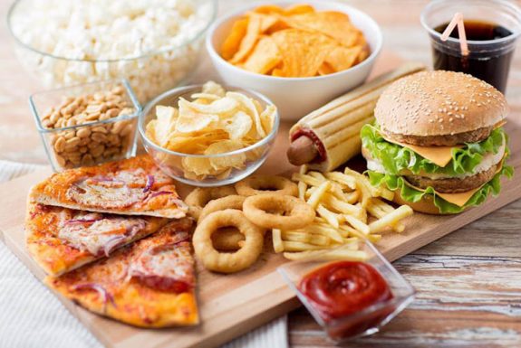Bị zona thần kinh cần phải kiêng ăn các thực phẩm chứa nhiều chất béo