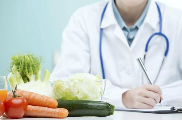 Một số món ăn tốt cho người bệnh vảy nến là canh khổ qua, canh rau má, chè đậu xanh, canh bí đao,...