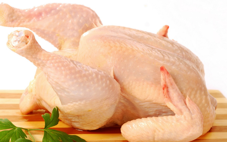 Nhiều người thắc mắc, liệu mắc bệnh vảy nến có ăn được thịt gà không?