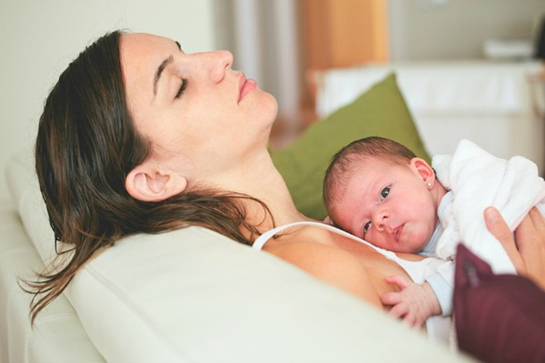Chứng phong thấp sau sinh là gì? Nguyên nhân và biện pháp ngăn chặn