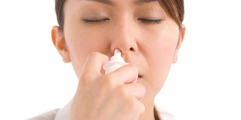 Thuốc xịt mũi Agerhinin được điều chế từ thảo dược thiên nhiên nên phù hợp để điều trị cho nhiều người