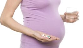 Uống thuốc trĩ khi mang bầu có gây ảnh hưởng đến thai nhi không? Đó là câu hỏi được rất nhiều người quan tâm.