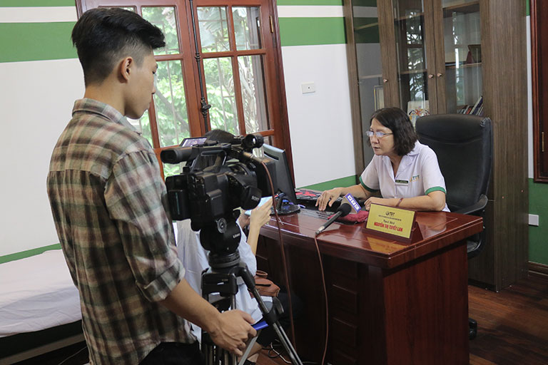 Thạc sĩ, bác sĩ Nguyễn Thị Tuyết Lan trả lời phỏng vấn phóng viên đài VTC2