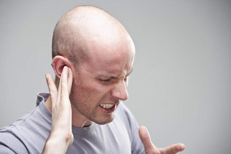 Viêm amidan gây đau tai và những thông tin cần biết 