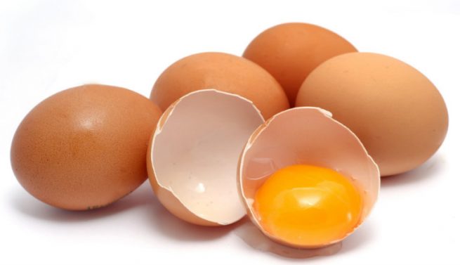 Trứng là loại thực phẩm bổ dưỡng, tốt cho người bệnh viêm đại tràng. Bệnh nhân nên ăn trứng, không cần kiêng kỳ.
