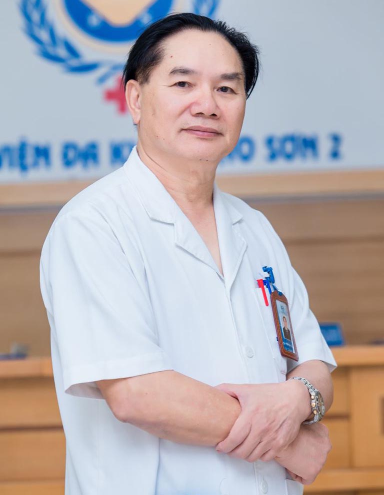 Bác sĩ Hà Văn Quyết đang công tác tại Bệnh viện Đa khoa Bảo Sơn