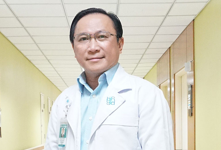 Bác sĩ Bùi Hữu Hoàng - Trưởng khoa Nội tiêu hóa bệnh viện Đại học Y dược thành phố HCM