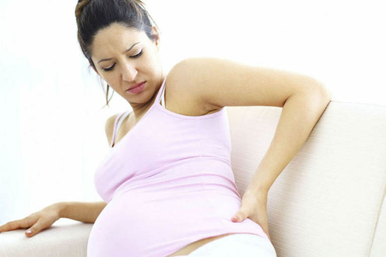 ngủ dậy bị đau khớp háng ở phụ nữ mang thai