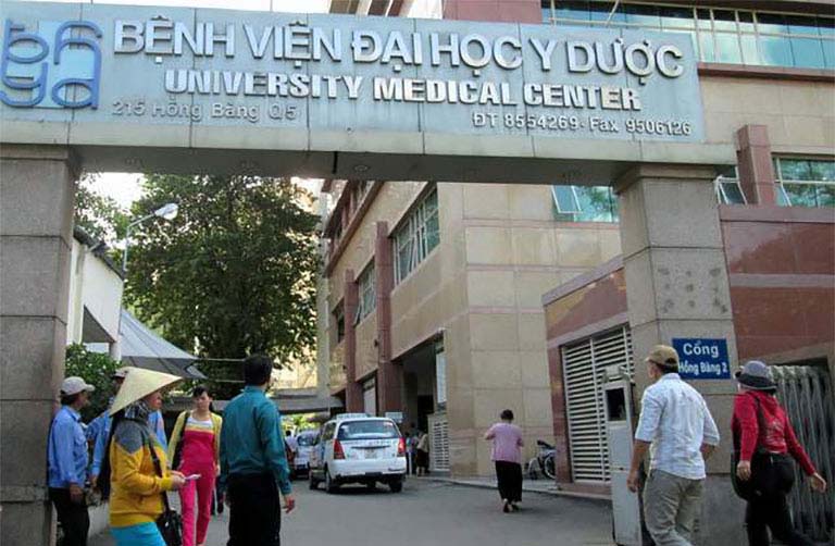 Khoa Thần kinh - Bệnh viện Đại học Y dược TP Hồ Chí Minh tiếp nhận bệnh nhân bị đau đầu, suy giảm thị lực, đau dây thần kinh do bệnh zona thần kinh gây nên