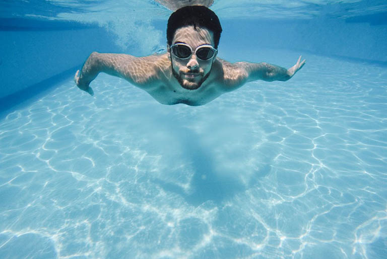 Bơi lội mang đến nhiều lợi ích trong việc tăng cường sinh lý nam