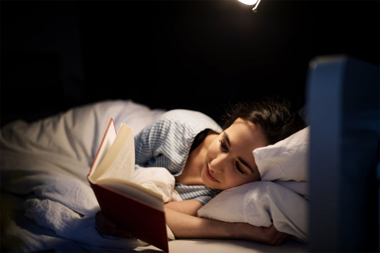 cách ngủ sớm hiệu quả cho người thức khuya