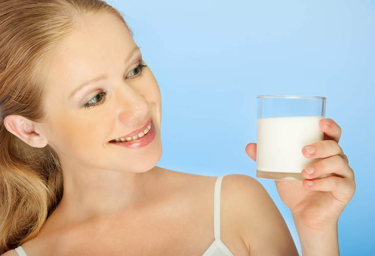 Enzyme và protein trong sữa làm chậm quá trình chuyển hóa lượng glucose