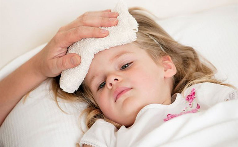Trẻ bị viêm họng nhưng không ho có nguy hiểm không?