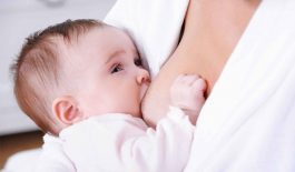 Trẻ sơ sinh bị viêm da cơ địa mẹ nên kiêng ăn gì?