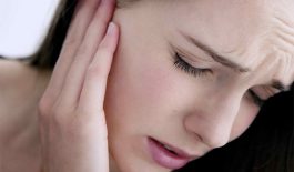 Viêm họng đau tai trái, phải là bị gì? Dấu hiệu nhận biết