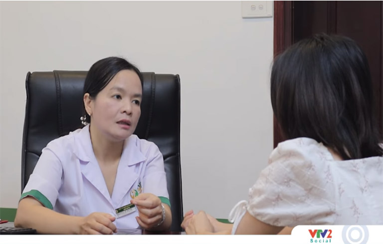 Bác sĩ Nguyễn Lệ Quyên tư vấn điều trị bệnh mề đay