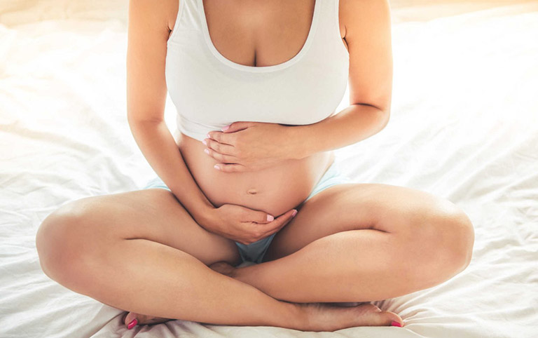 Làm thế nào để khắc phục ra huyết trắng khi mang thai tháng cuối?