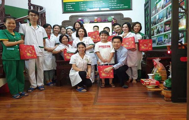 Trung tâm Thuốc dân tộc tổ chức đón Tết Trung thu cho cán bộ nhân viên