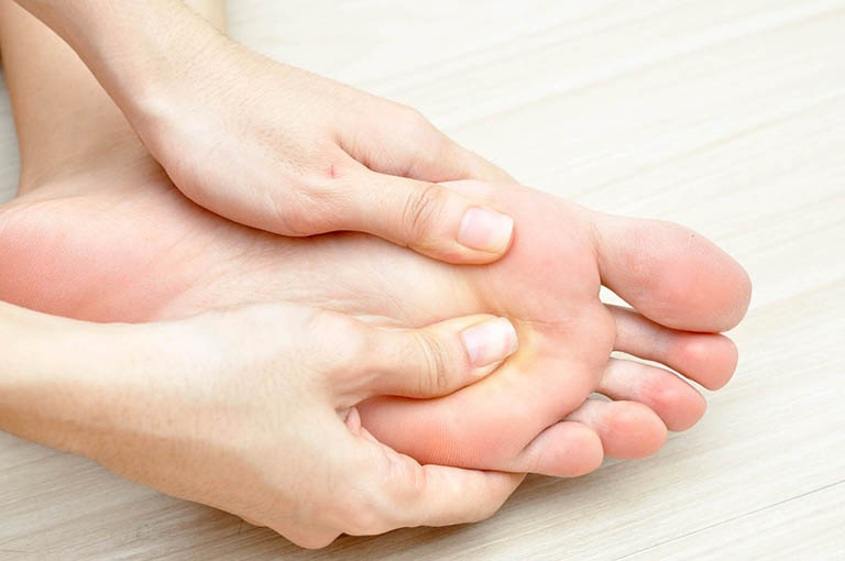 Bài tập massage gan bàn chân tăng cường chức năng đào thải độc tố ở thận