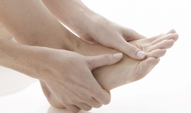 Chân bị tê mất cảm giác là bệnh gì? Cách khắc phục