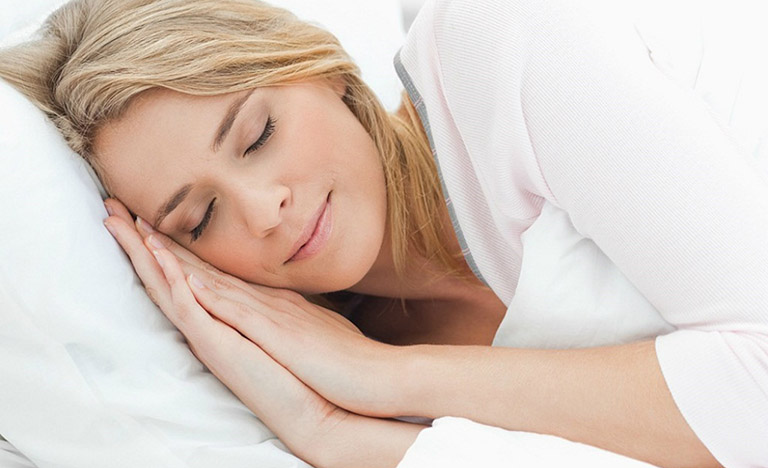 Cách điều trị tê bì chân tay khi ngủ an toàn hiệu quả