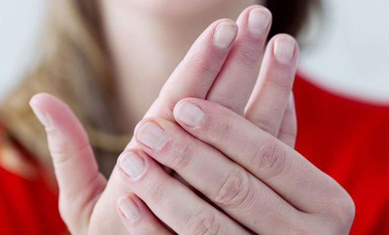 Triệu chứng tê đầu ngón tay là gì?