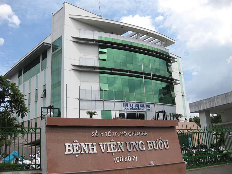 Bệnh viện Ung bướu Thành phố Hồ Chí Minh đã triển khai thành công kỹ thuật phẫu thuật nội soi cắt bướu giáp qua ngả miệng