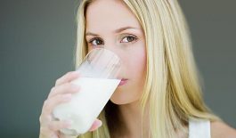 Mang thai tháng đầu nên uống sữa gì?