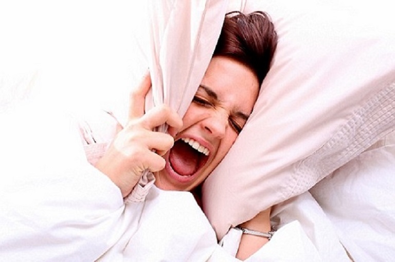 Đau nhúc răng khiến cho người bệnh rơi vào tình trạng mất ngủ