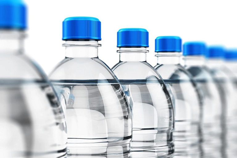 Nước ion kiềm đóng chai có thể giúp người dùng thuận tiện khi mang đi xa