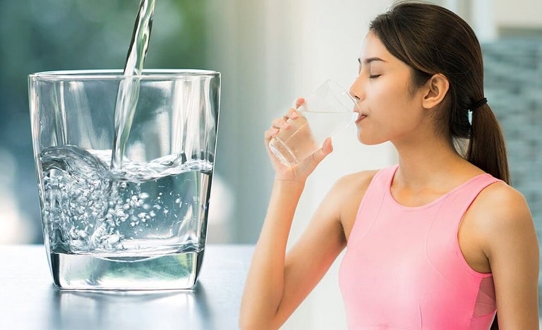 Uống nước từ máy điện giải có thực sự trung hòa axit dư trong dạ dày?