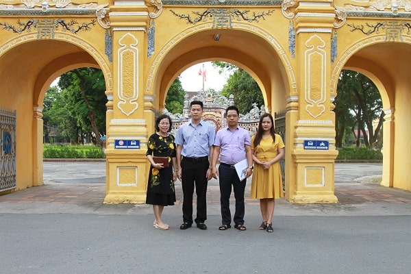 Đội ngũ chuyên gia Nhất Nam Y Viện đến thăm cố đô Huế