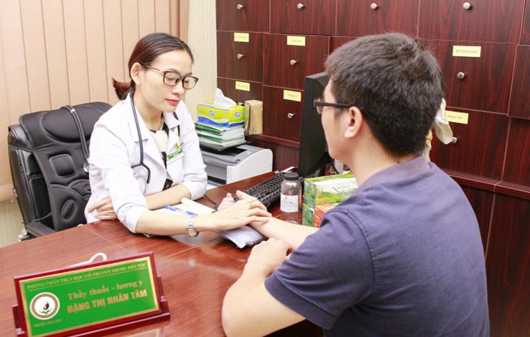 Anh Linh đến thăm khám, điều trị tại Trung tâm cơ sở phía Nam