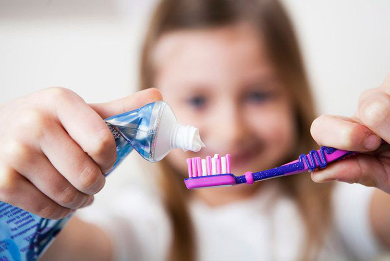Lưu ý khi áp dụng cách chữa sâu răng ở trẻ em tại nhà