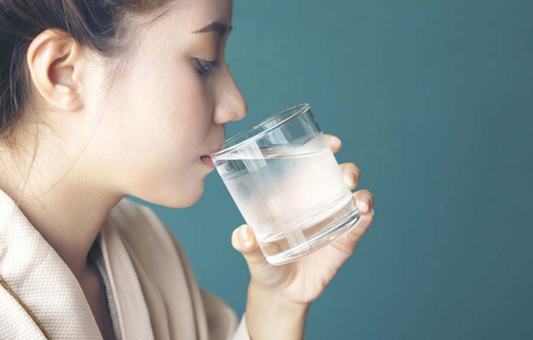 Uống nước lạnh bị buốt răng do nguyên nhân nào?